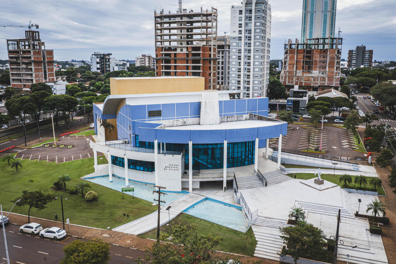 Escola de pais terá o terceiro encontro no Teatro Municipal