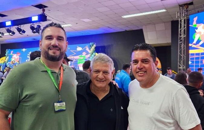 Glauber Possebon, o secretário de Estado Helio Wirbiski e Jozimar Polasso Crédito: Prefeitura de Toledo