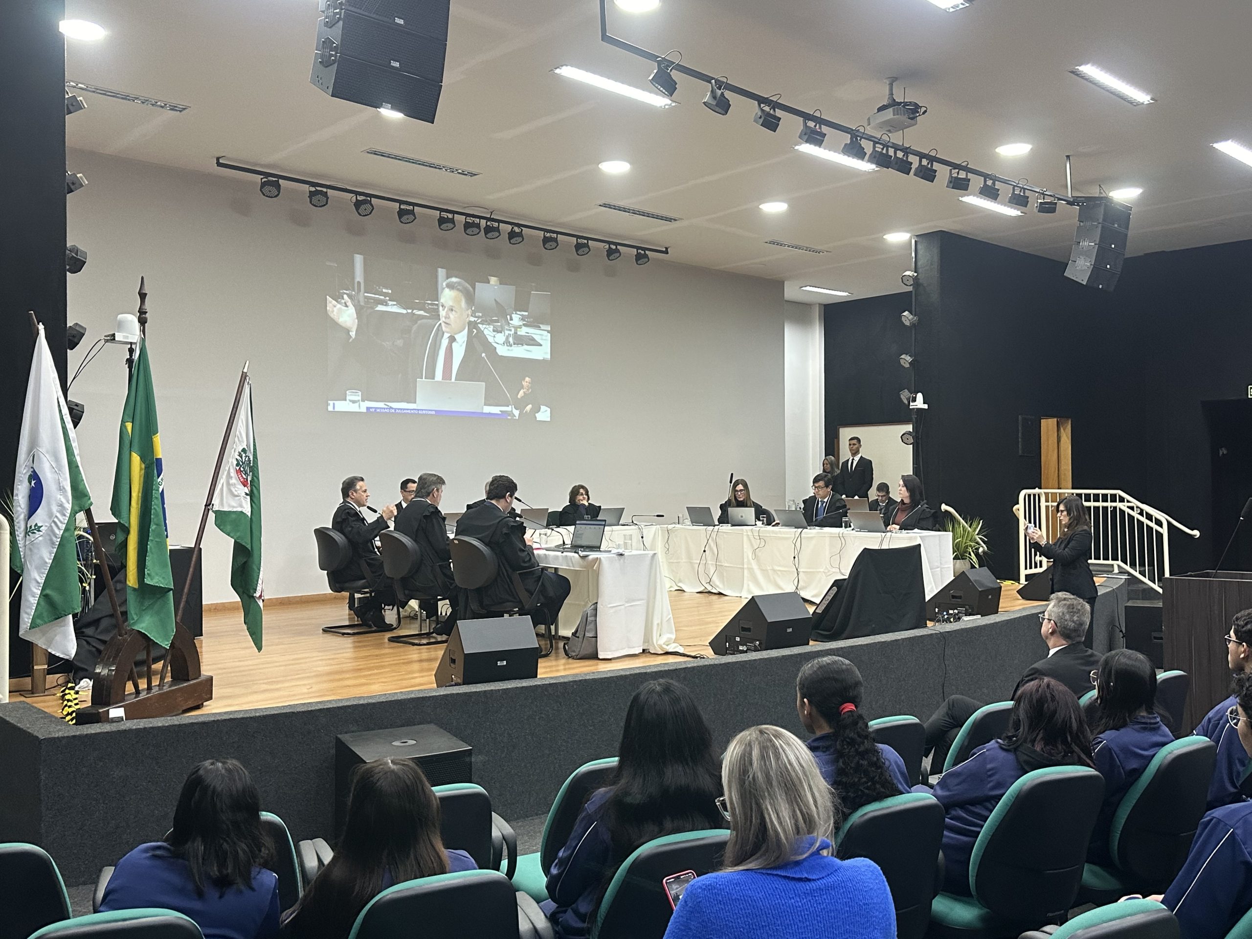 A Sessão Itinerante ocorreu no auditório do Colégio Estadual Presidente Castelo Branco (Premen)