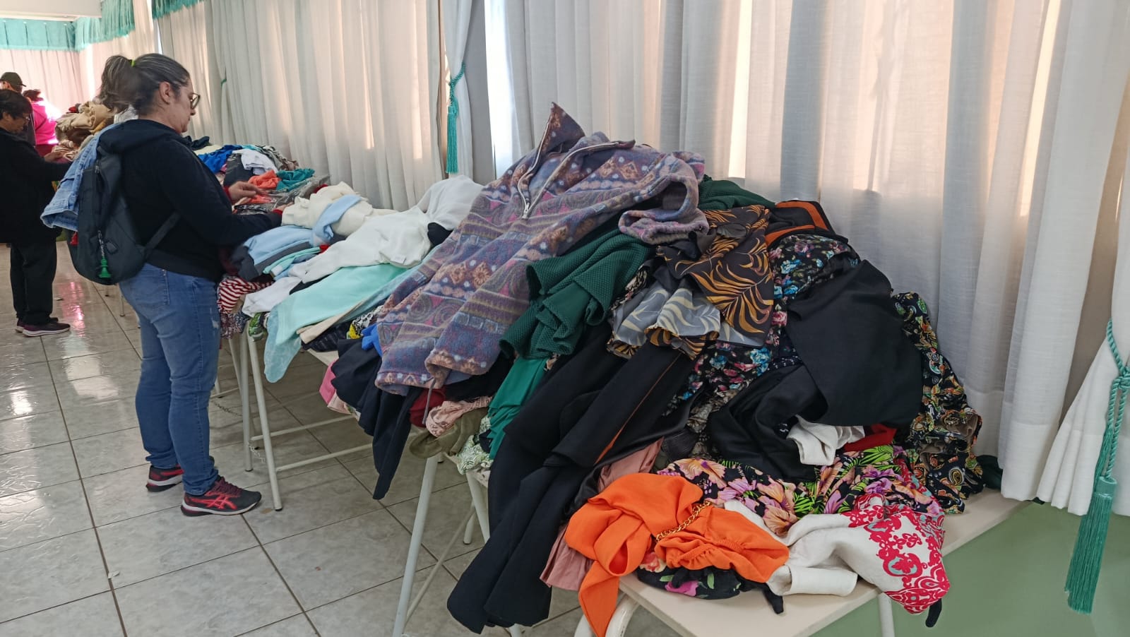 No bazar é possível encontrar peças que variam de R$ 3 a R$ 20 Créditos: Joana Magnabosco