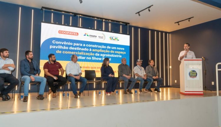 Construção do novo pavilhão permitirá mais que dobrar o número de agroindústrias familiares expositoras Crédito: Sara Cheida/Itaipu Binacional