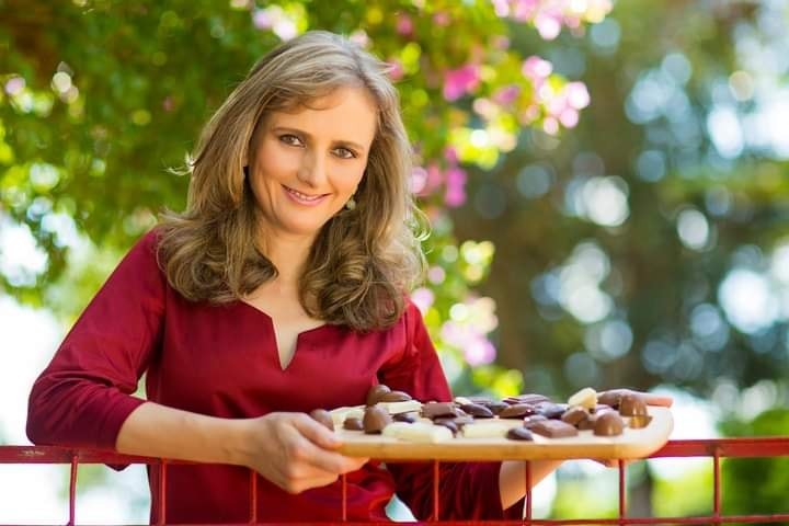 Rosângela Cristina é empreendedora e produz chocolates artesanais Créditos: Zigo Scholer