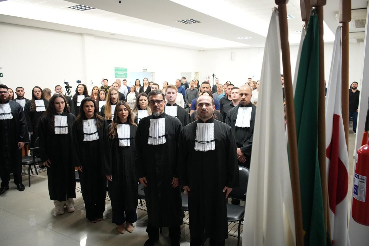 Solenidade reuniu bacharéis de várias subseções das regiões Oeste e Sudoeste que, a partir de agora, integram oficialmente os quadros da Ordem Crédito: Da Assessoria