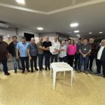 Na reunião, foram apresentados projetos de asfaltamento para quatro estradas rurais e uma lei de utilidade pública Crédito: Prefeitura de Toledo