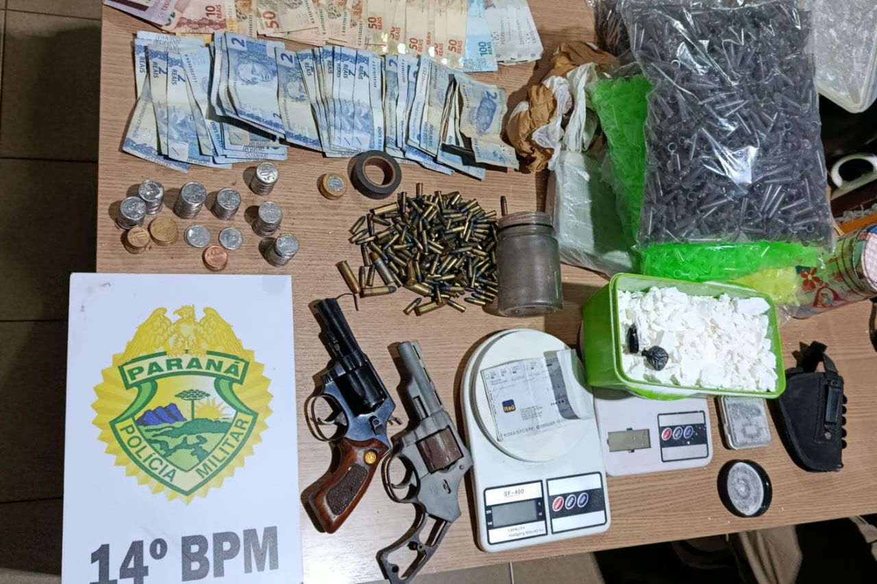 PMPR apreende armas, uma tonelada de maconha e cigarros em ações no Interior do Estado Crédito: PMPR