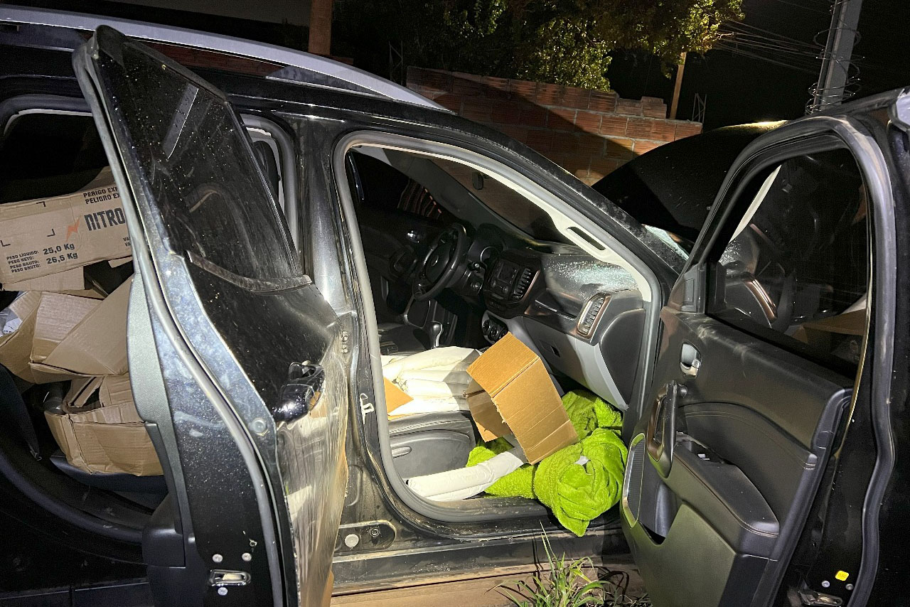 Ação do Esquadrão Antibombas: PMPR retira 237 kg de explosivos de carro em Campo Mourão Crédito: PMPR