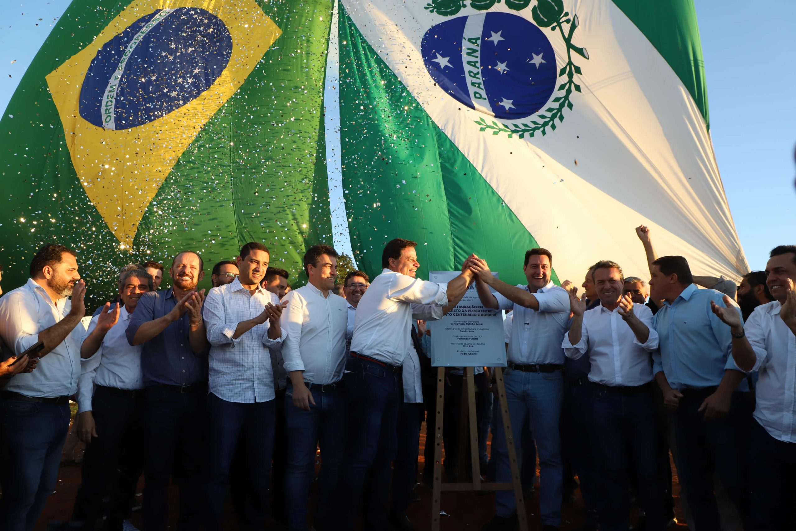 O governador Carlos Massa Ratinho Junior inaugurou nesta quinta-feira (14), em Quarto Centenário, na região Centro-Oeste do Paraná, a nova pavimentação em concreto da rodovia PR-180, no trecho entre o município e Goioerê. Crédito: Ari Dias/AEN