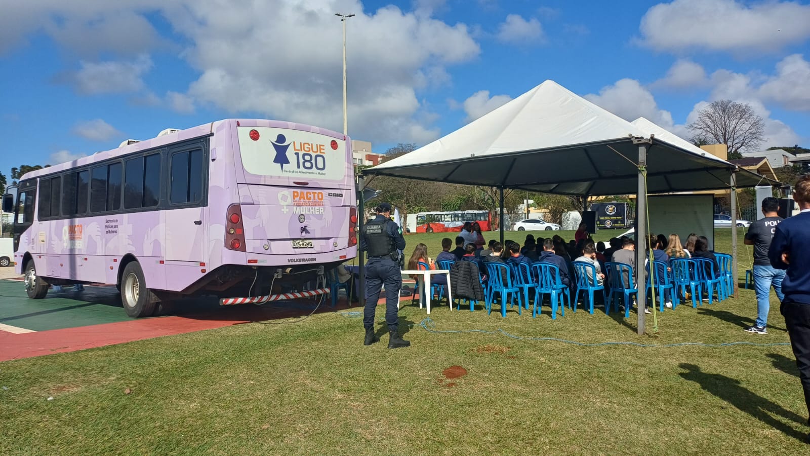 Somente na quarta-feira (27), o ônibus estará em Toledo Créditos: Joana Magnabosco