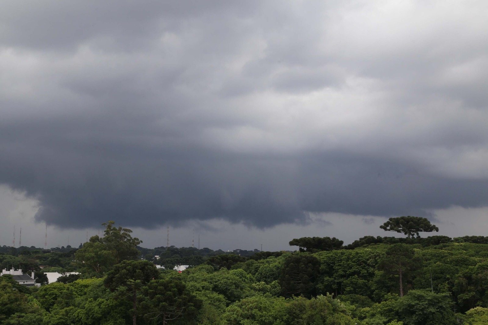 Semana começa com tempo instável, mas o sol retorna a partir de quarta-feira Crédito: Arquivo JO