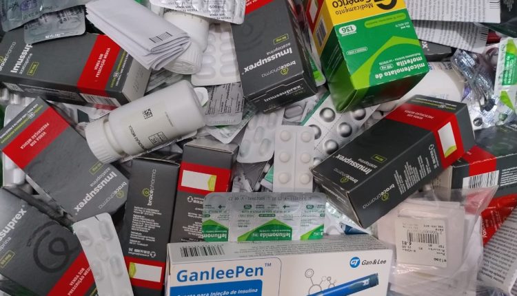 A maioria das ocorrências acontece dentro de casa, o que acende o alerta para a forma como os medicamentos são armazenados Crédito: AEN