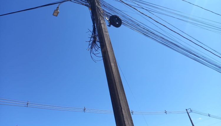 A Copel identificou 4.352 postes com irregularidades técnicas (16,69% do total instalado no município) Crédito: Assessoria MP