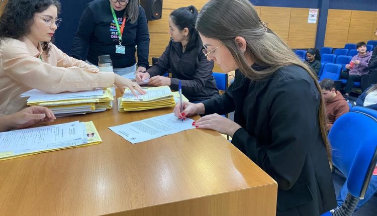 Na manhã desta quinta-feira (7) a Secretaria de Recursos Humanos realizou a posse de 26 novos servidores Crédito: Prefeitura de Toledo