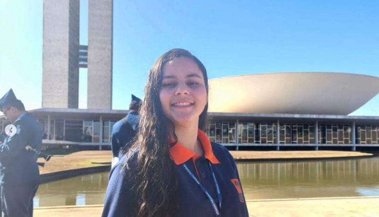 Jovem senadora: estudante de Sengés participa de programa na capital federal Crédito: Arquivo Pessoal