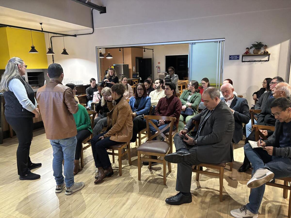 Participaram representantes de diversos segmentos da saúde do município para buscar soluções para o aumento no índice Crédito: Prefeitura de Toledo