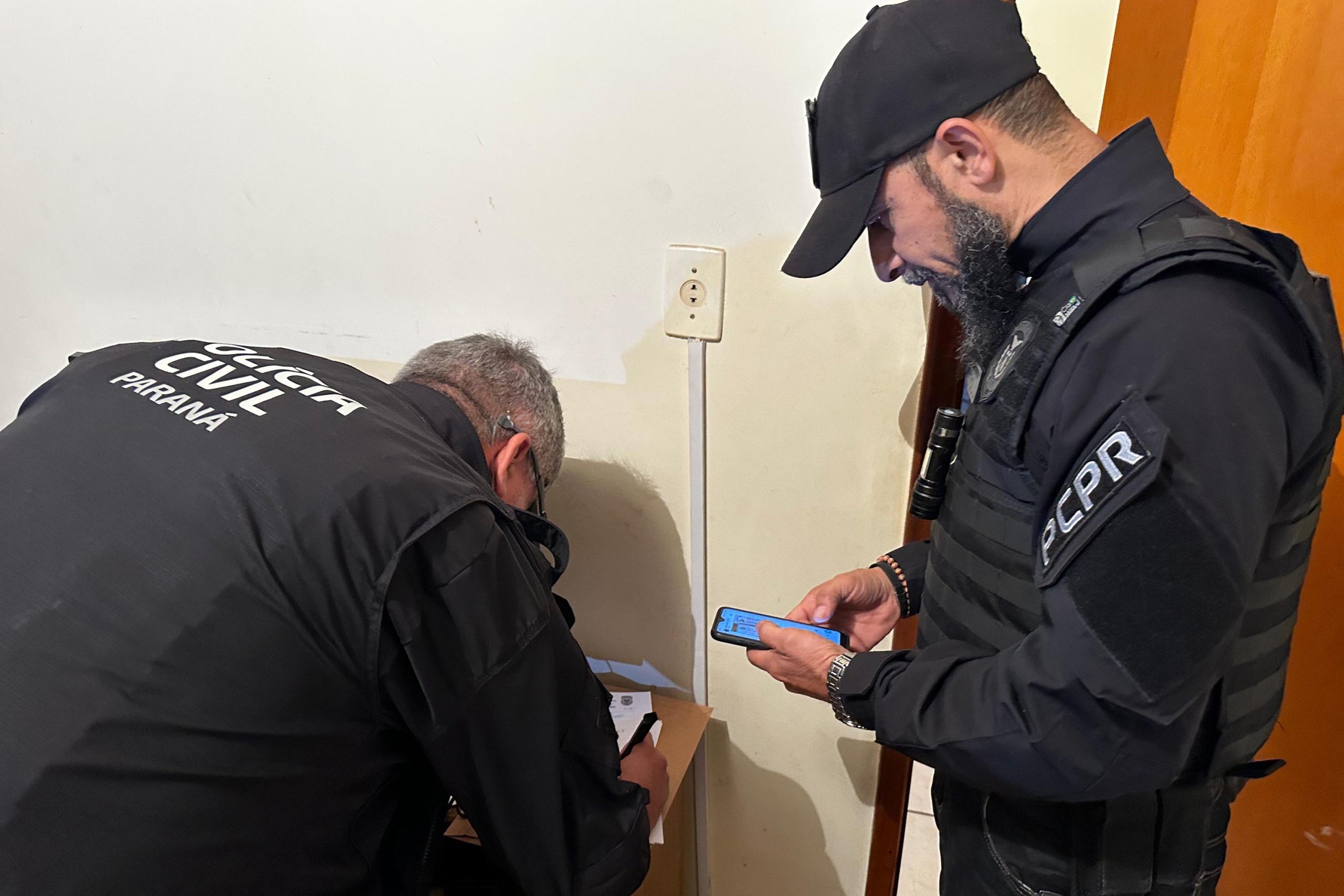 PCPR cumpre 34 mandados contra grupo ligado a fraudes com cartões de crédito em Londrina Crédito: PCPR