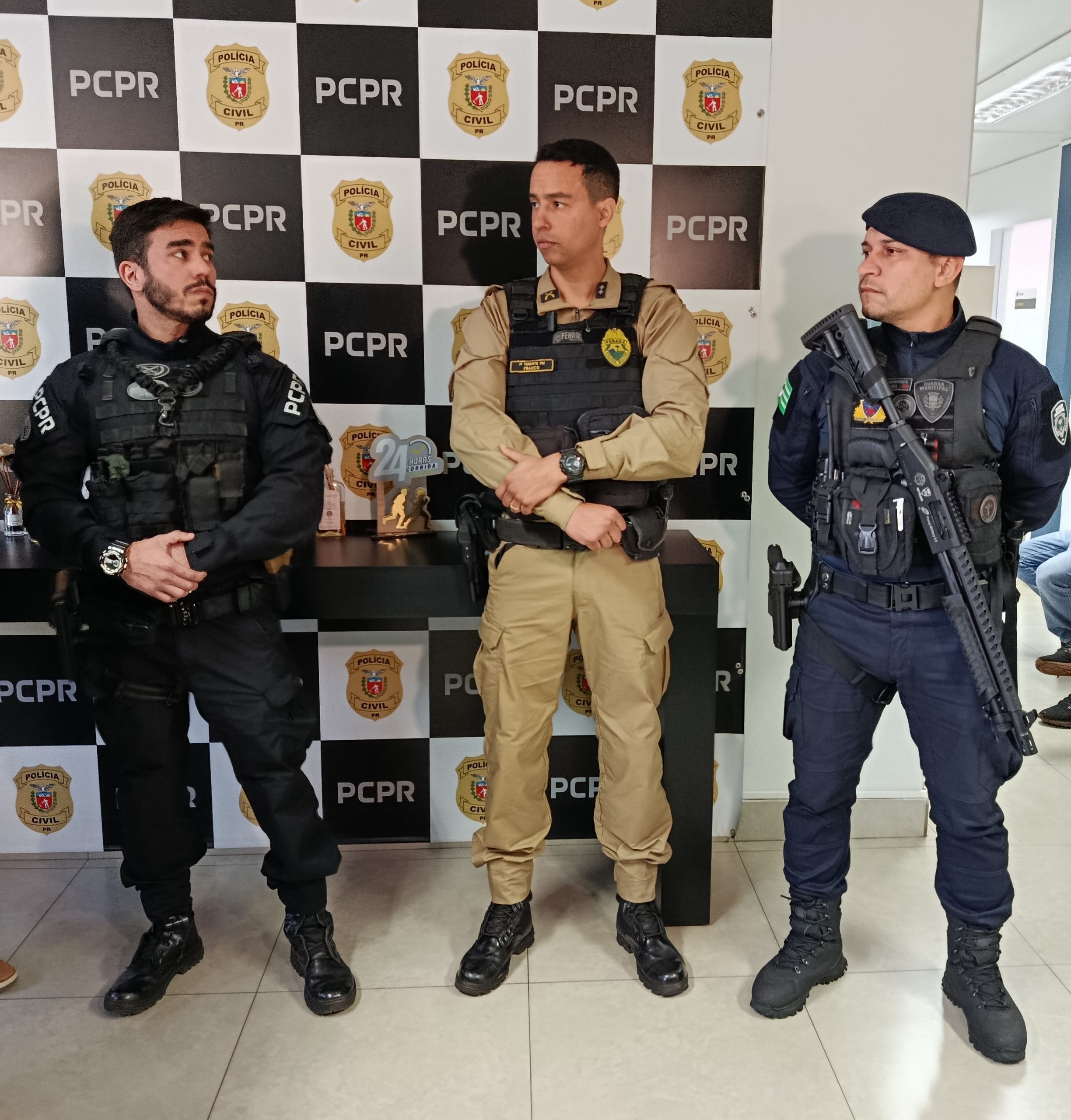 Integrantes das forças policias e da Guarda Municipal concederam uma coletiva de imprensa e trouxeram mais informações sobre a ação Crédito: Joana Magnabosco