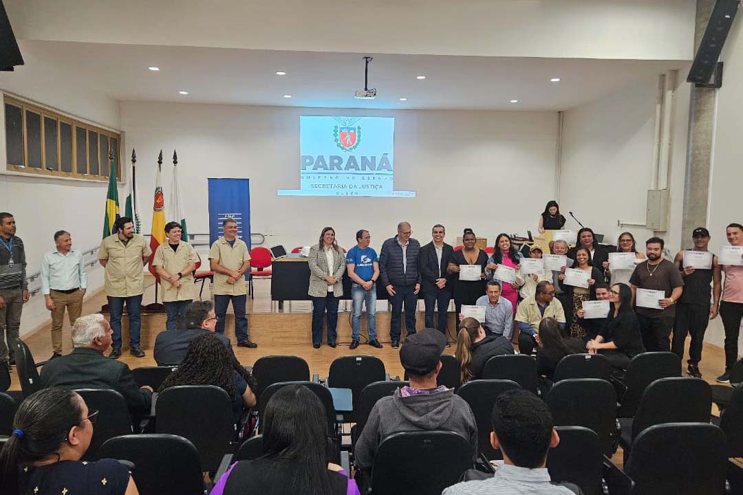 Cuida Paraná: programa que capacita migrantes forma 89 alunos em Maringá Crédito: SEJU
