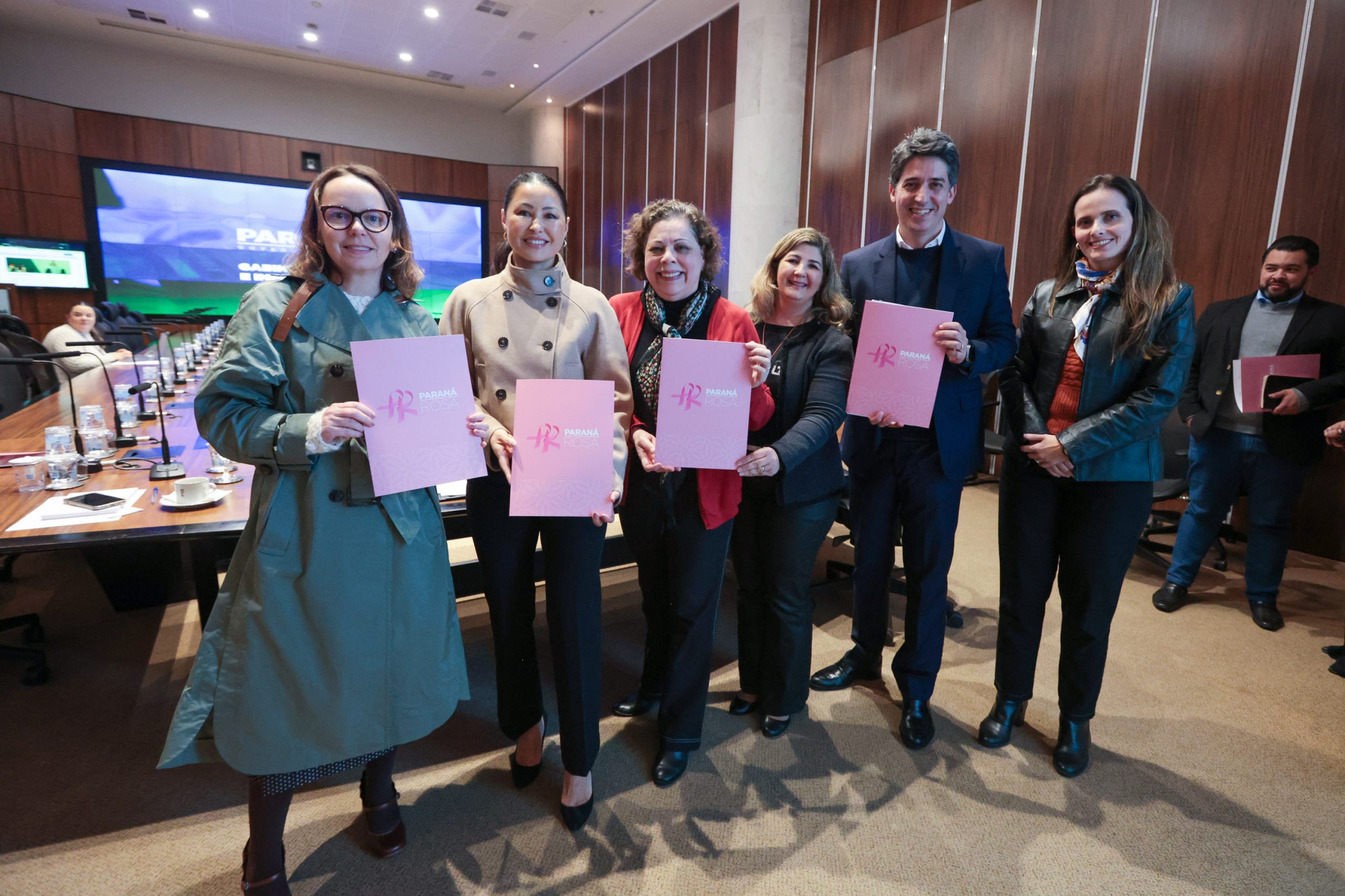 Luciana Massa se reúne com 370 primeiras-damas municipais para planejar Paraná Rosa Crédito: Geraldo Bubniak/AEN