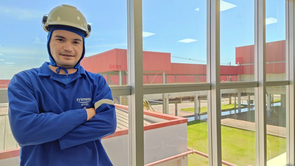 O paraguaio, Alcides Brandell Medina, tem oito anos de Frimesa e está crescendo com a Cooperativa Crédito: Janaí Vieira