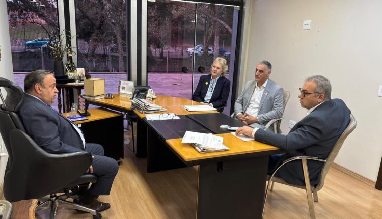 Em viagem à capital, o prefeito Mario Costenaro verificou detalhes técnicos sobre os vários projetos a serem implantados em Toledo Crédito: Prefeitura de Toledo