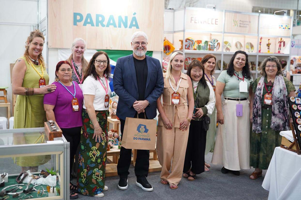 Delegação formada só por mulheres representa o Paraná na maior feira de artesanato do Brasil Crédito: SEMIPI