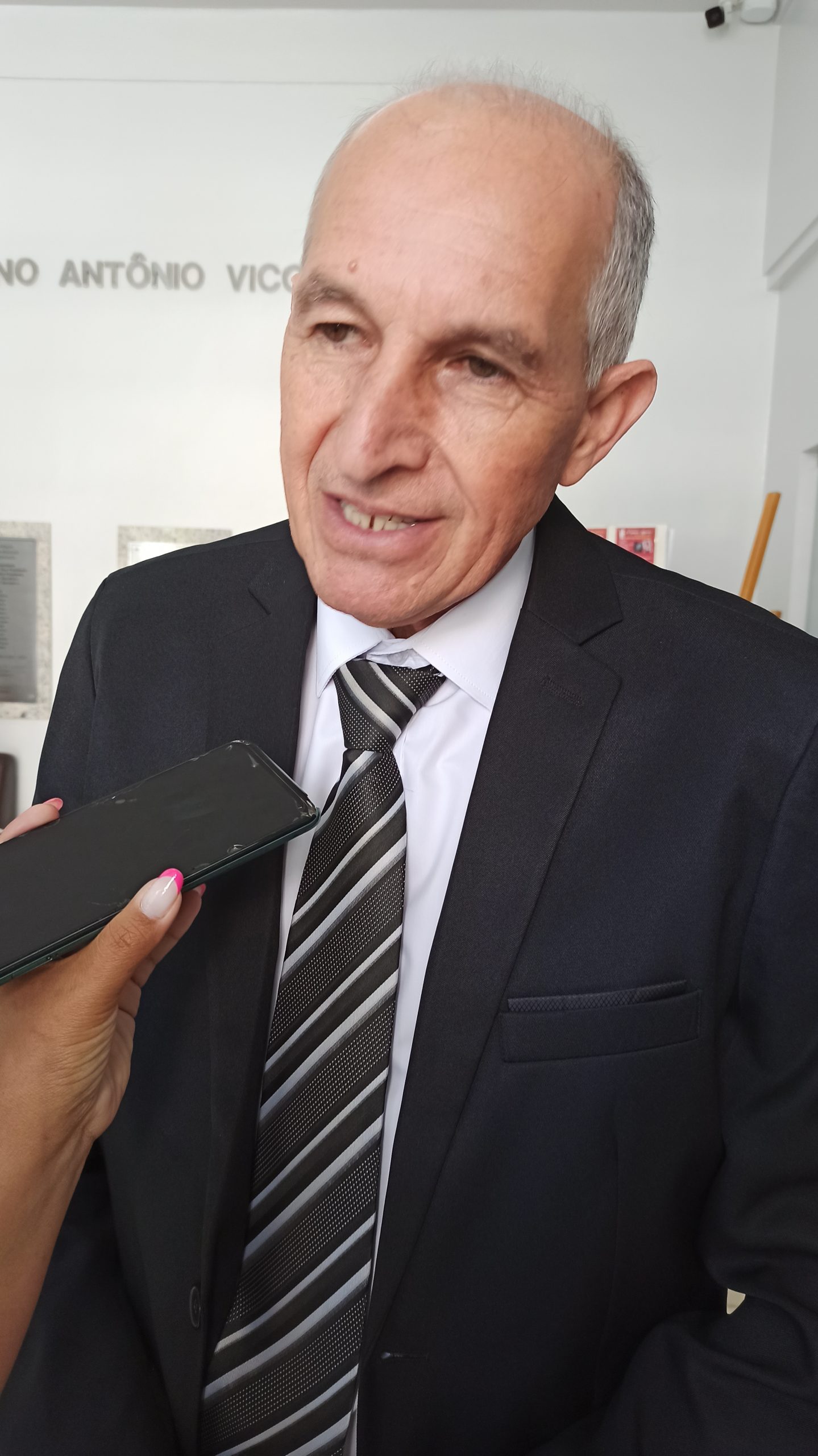 O vereador fez o juramento na tarde de segunda-feira Crédito: Marcelo Rocha