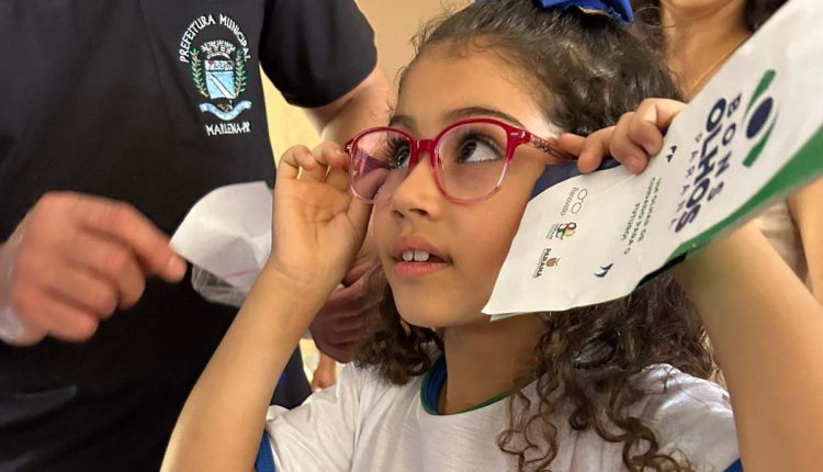 Programa Bons Olhos Paraná entrega mais 622 óculos a estudantes da região Noroeste Crédito: SEMIPI