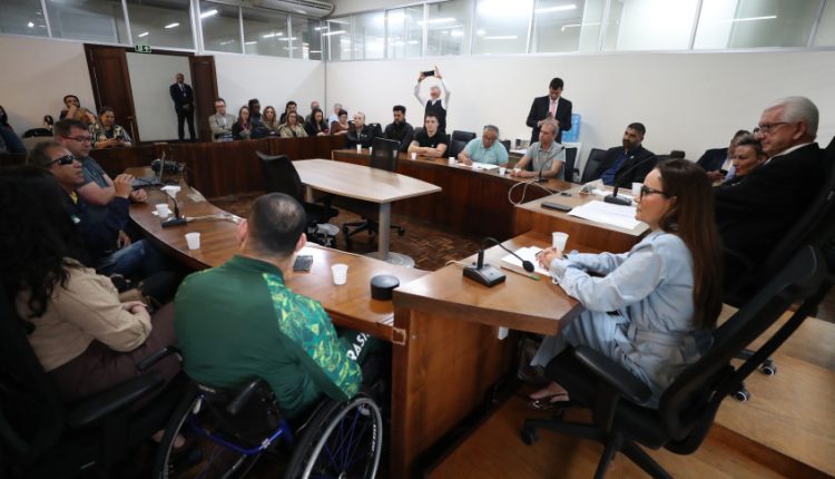 Reunião ocorreu na manhã desta segunda-feira (22), na Sala das Comissões. Créditos: Orlando Kissner/Alep