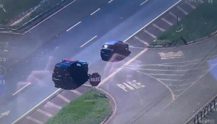 Polícia