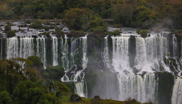 Foz do Iguaçu recebeu 3,3 milhões de turistas em seus principais atrativos em 2025 Crédito: Jonathan Campos/AEN