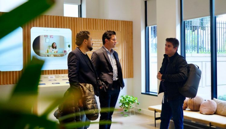 O deputado estadual Adriano José (PP) está em Washington (EUA) representando a Assembleia Legislativa do Paraná no Google Summit 2025. Créditos: Divulgação/Assessoria Parlamentar