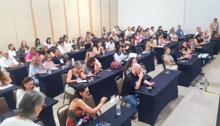 Paraná avança na implantação do Programa “Agora Tem Especialistas” com encontros regionais Crédito: SESA-PR