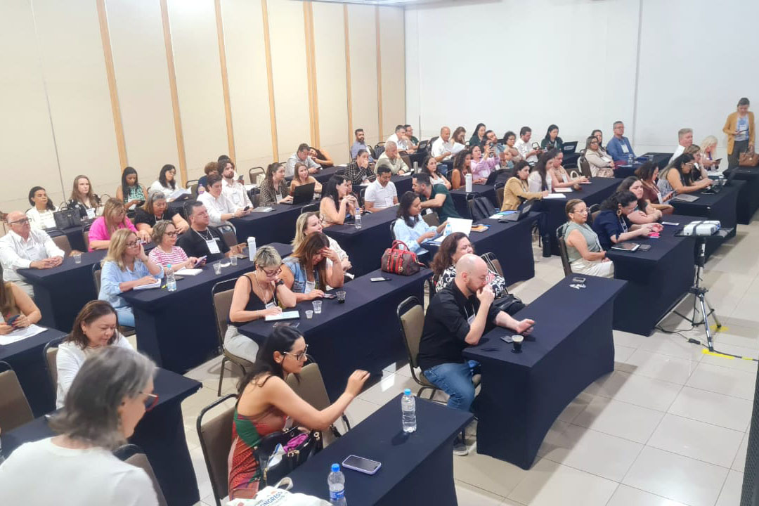 Paraná avança na implantação do Programa “Agora Tem Especialistas” com encontros regionais Crédito: SESA-PR