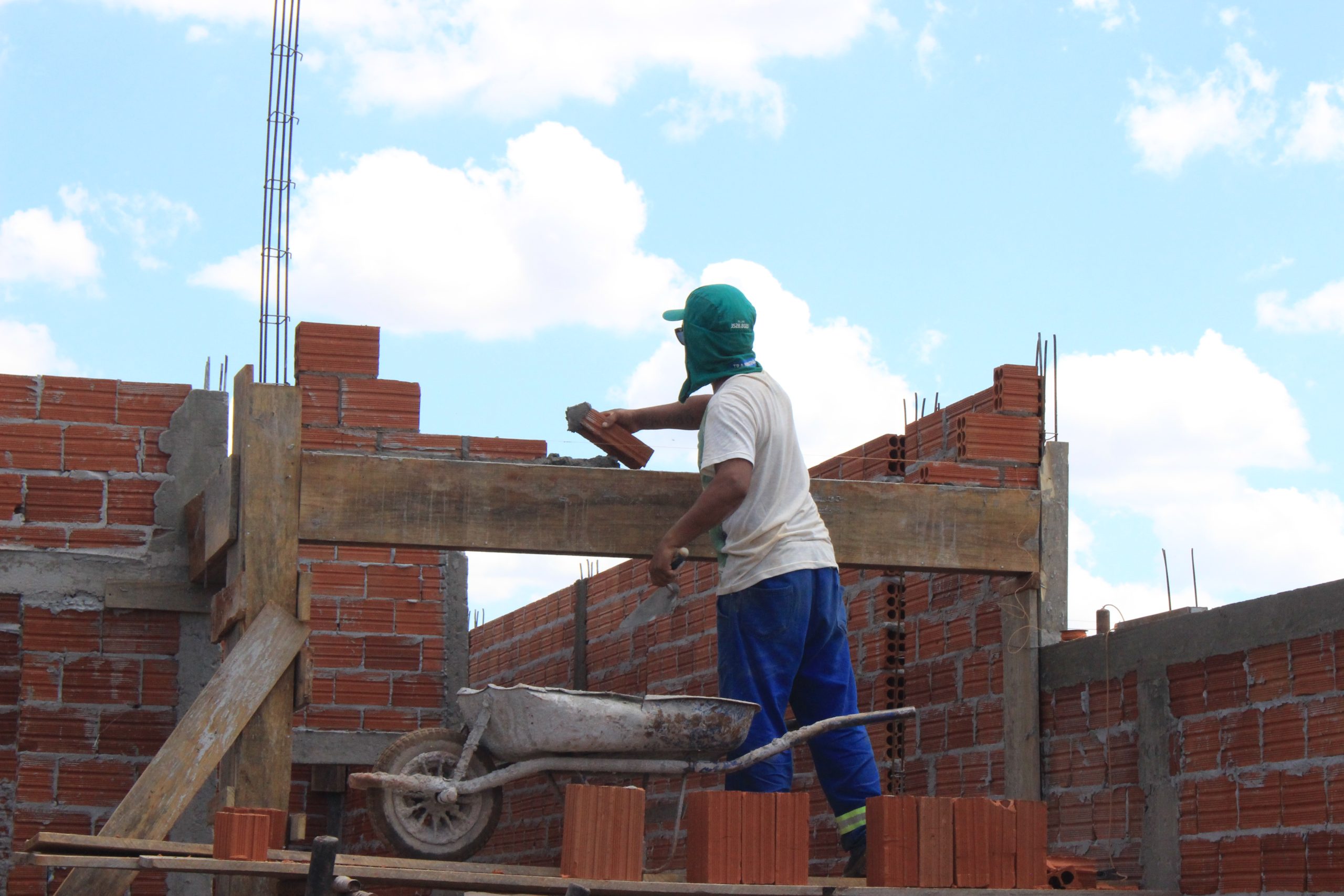 Quatro setores pesquisados criaram empregos formais em setembro Crédito: Arquivo JO