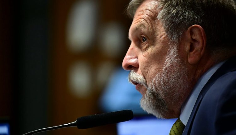 Para o senador Flavio Arns, a medida é autoritária e exclui as escolas especializadas como alternativa educacional Crédito: Saulo Cruz/Agência Senado