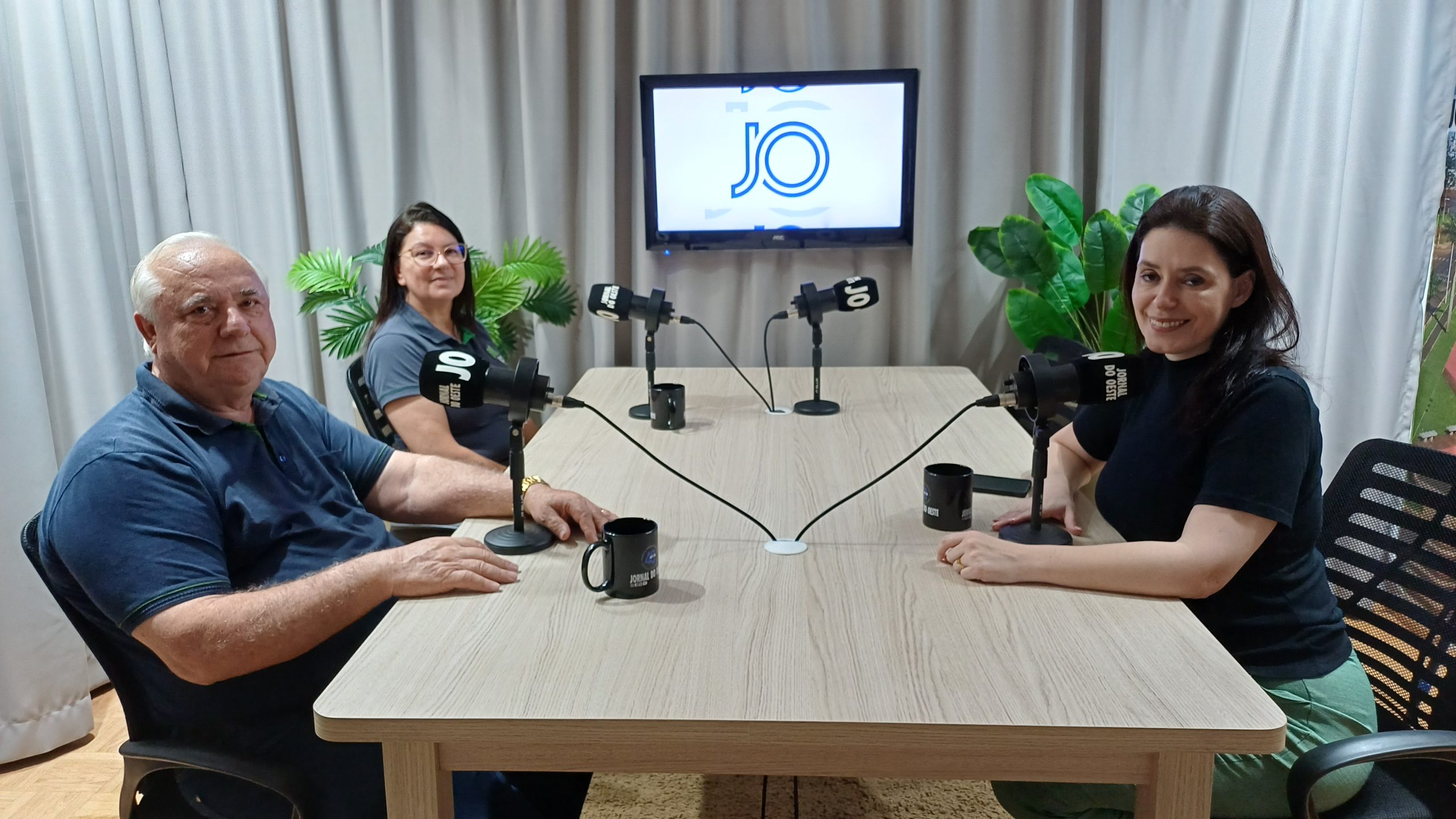 O presidente do Sindicato Rural de Toledo Nelson Gafuri e a responsável pela assessoria ambiental do Sindicato Silvia Peixer estiveram no JO Crédito: Maria Izabella