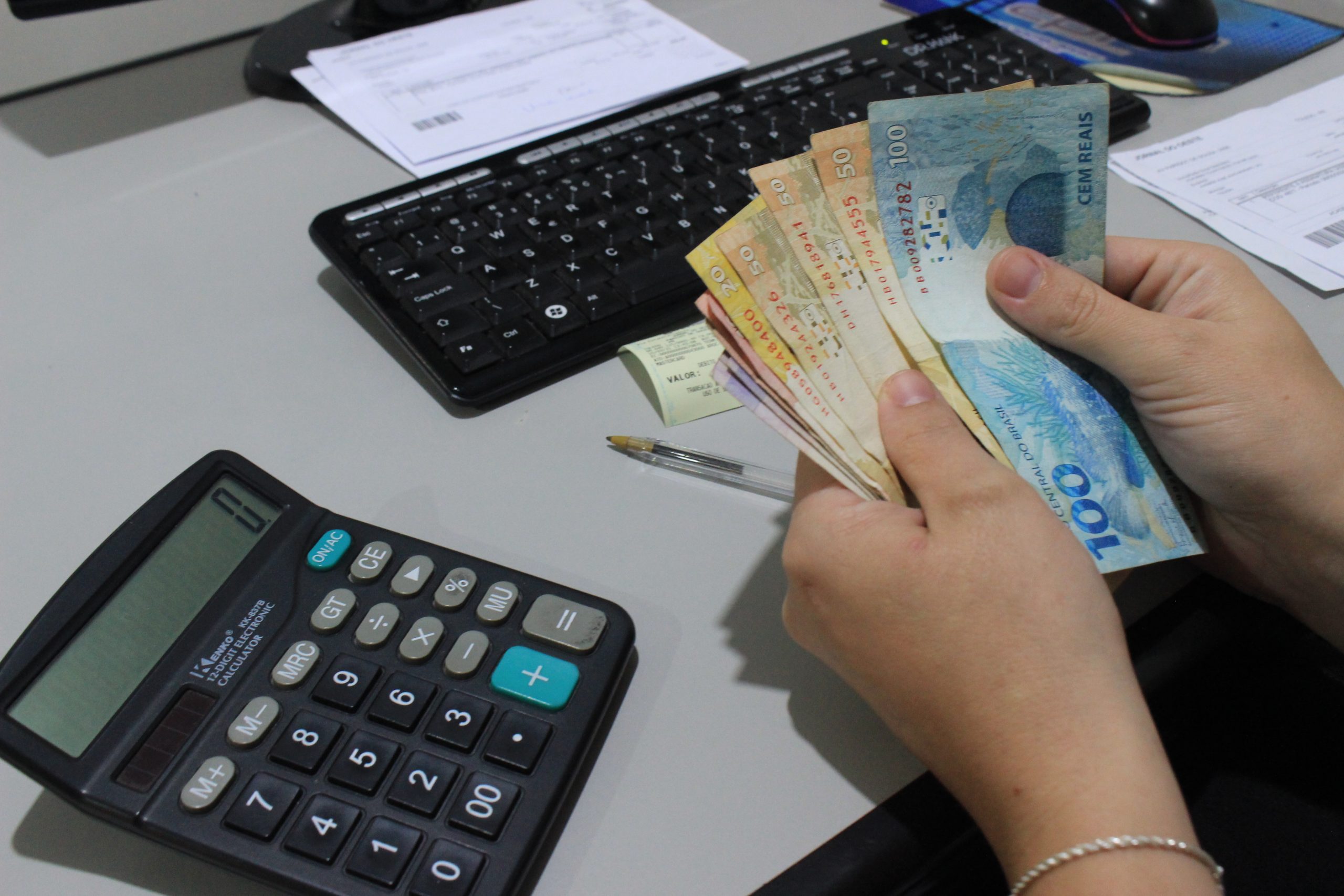 Com planejamento das finanças pessoais é possível controlar os gastos de final de ano e começar 2026 com o pé direito Crédito: Franciele Mota