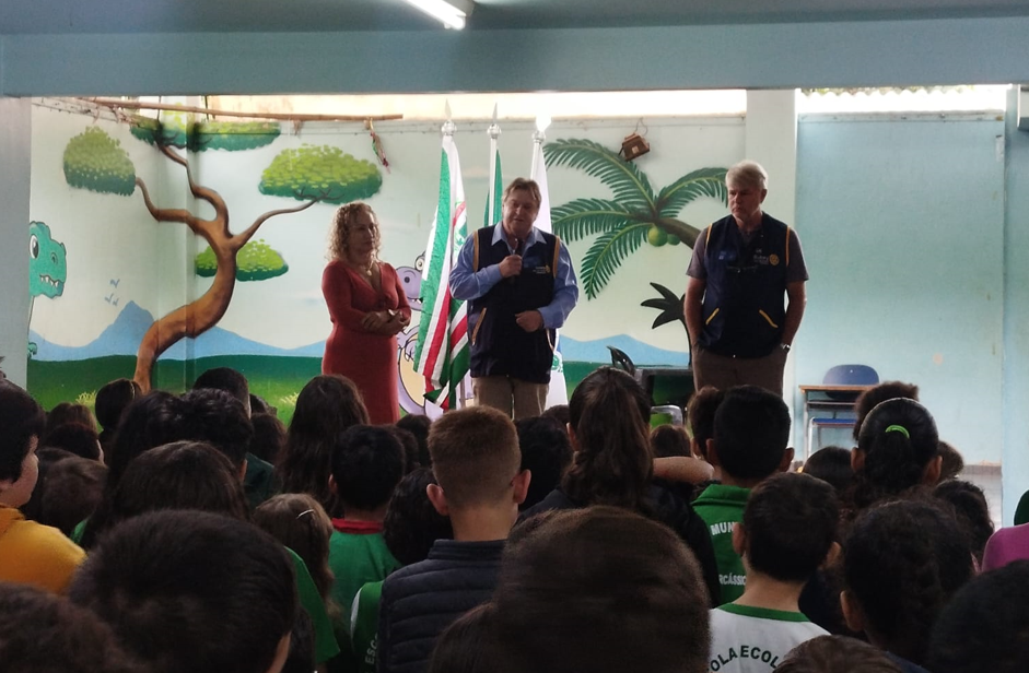 A família rotária de Toledo recolhe cerca de 1.500 a 1.700 quilos de de lacres e tampinhas por mês Créditos: Divulgação