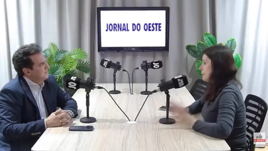 O leiloeiro Joney Marcelo bateu um papo com a editora do JO Bruna Manfroi Crédito: Reprodução