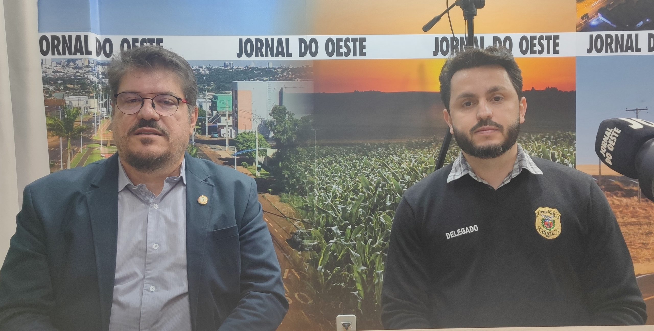 O delegado-chefe da 20ª SDP Alexandre Macorin (esq.) e o delegado-adjunto Rodrigo Baptista Santos Crédito: Janaí Vieira