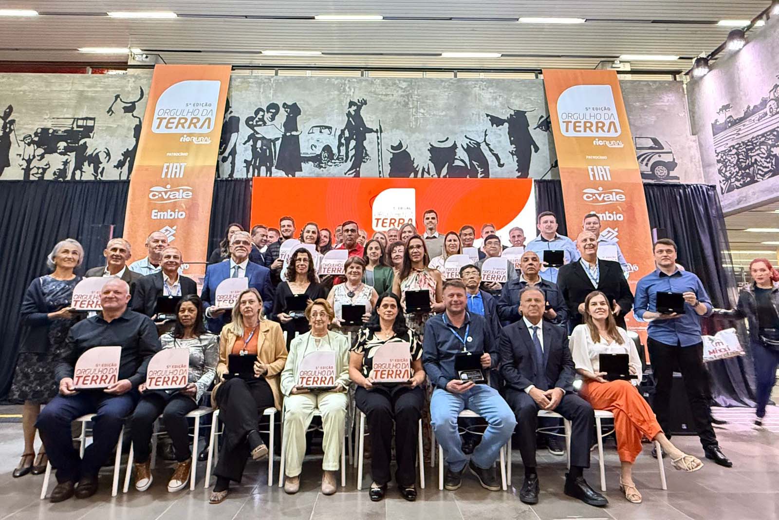 Os troféus foram entregues numa cerimônia na sede do IDR-Paraná, em Curitiba Crédito: SEAB-PR/AEN