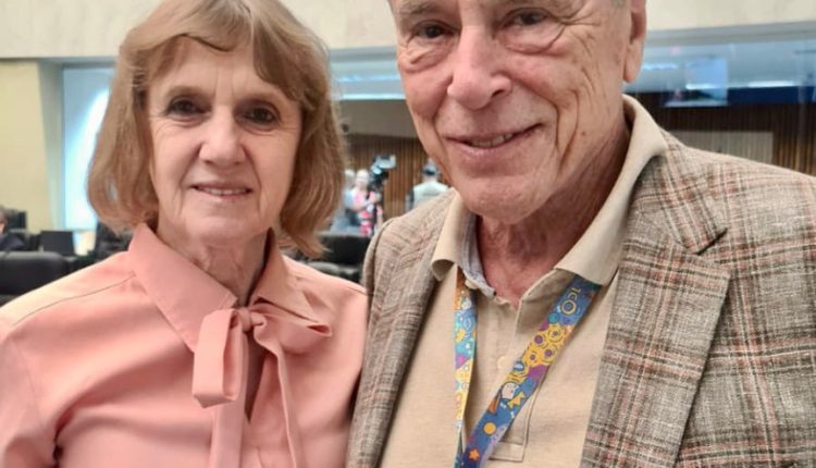 Deputado Luciana Rafagnin (PT) ao lado de José Álvaro da Silva Carneiro. Créditos: Divulgação/Assessoria Parlamentar