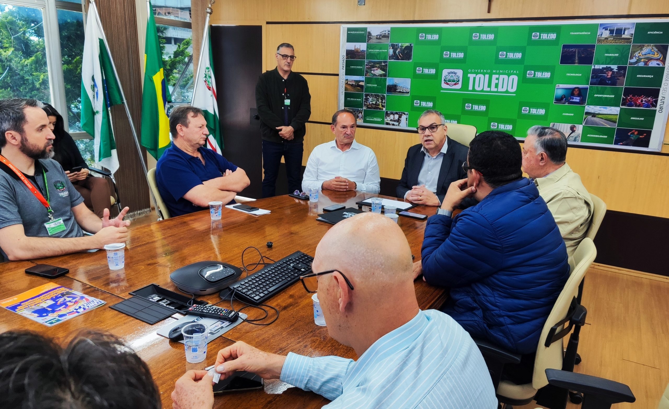 A solenidade de transmissão do cargo ocorreu no gabinete Crédito: Janaí Vieira