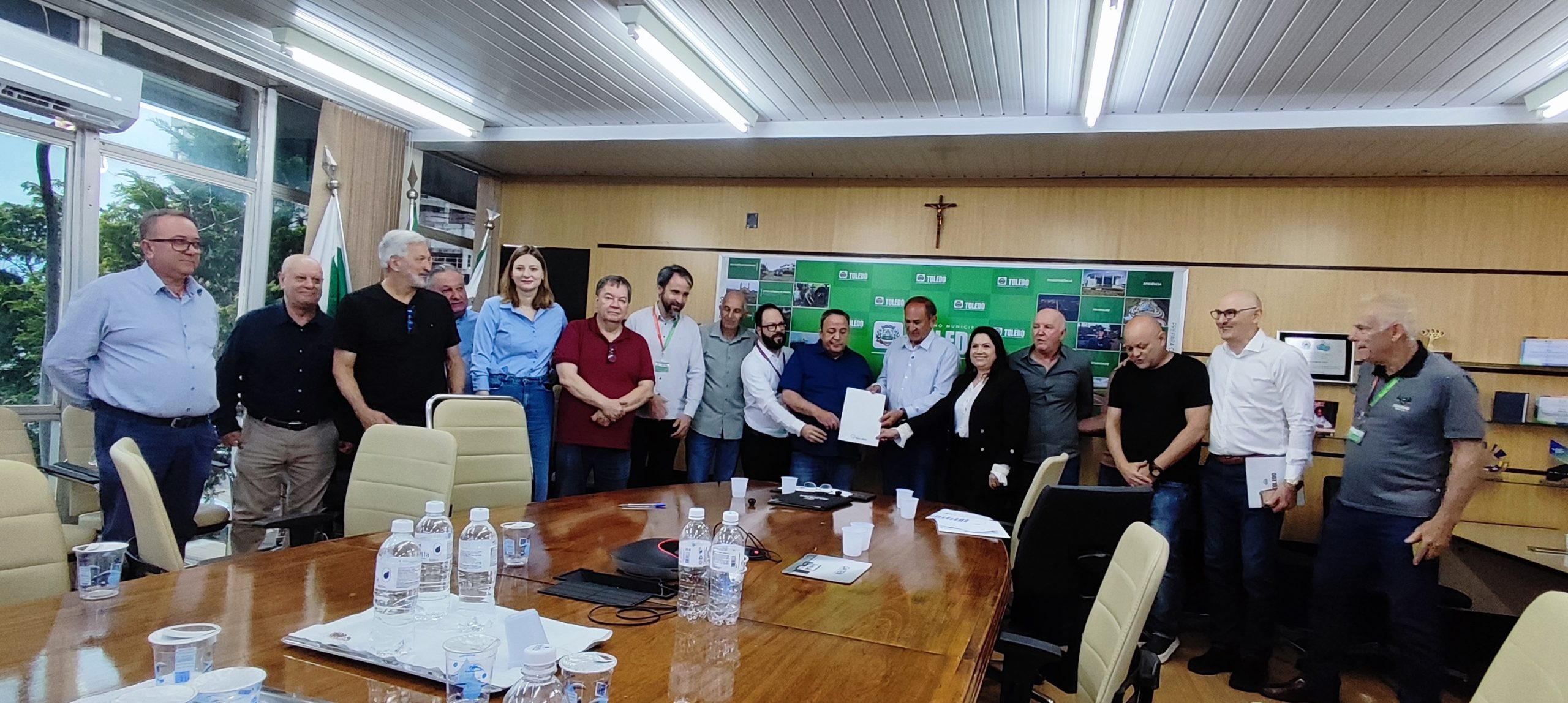 O encontro reuniu autoridades municipais Crédito: Janaí Vieira