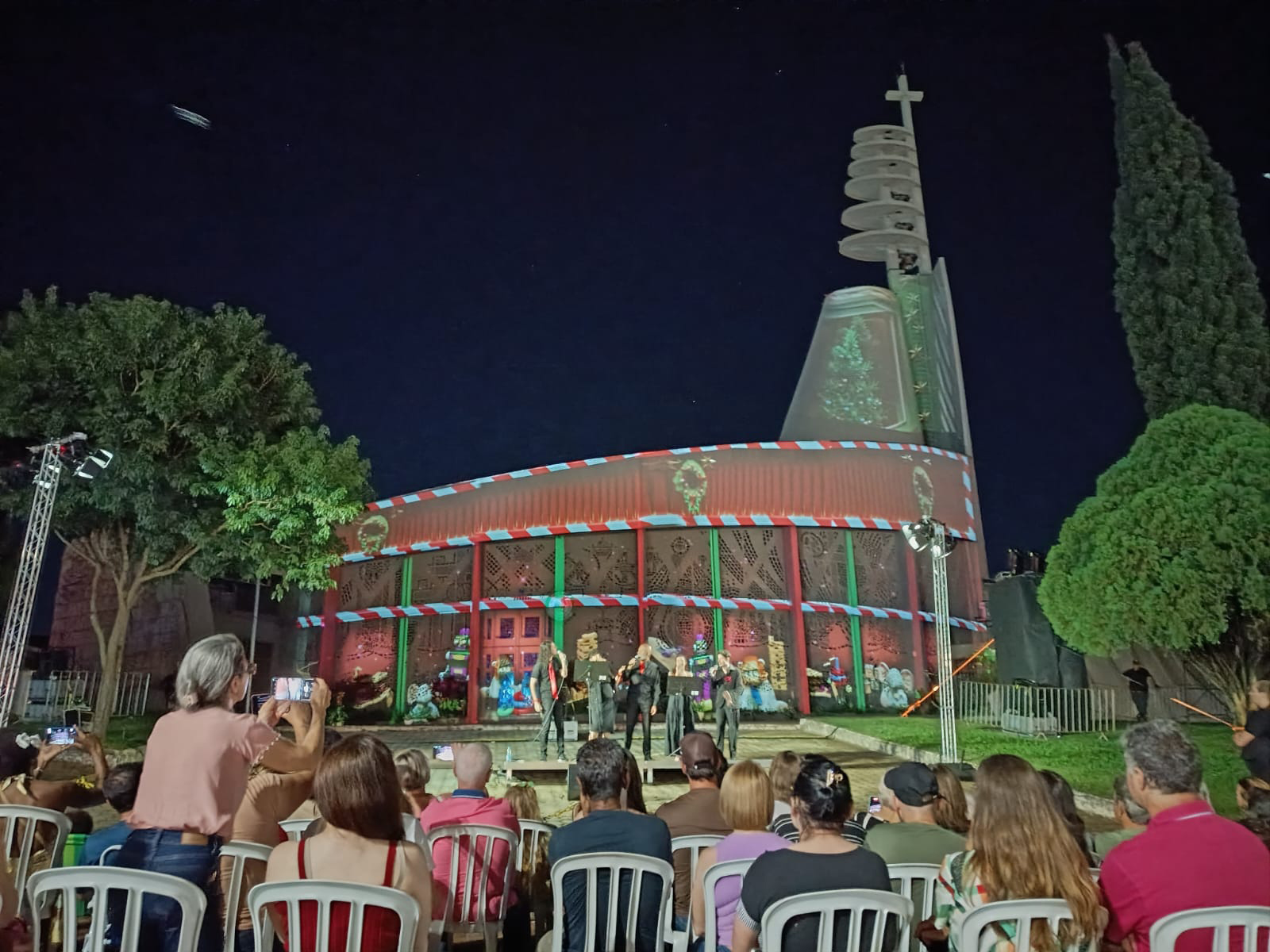 Mais de quatro mil pessoas prestigiaram o espetáculo Crédito: Divulgação